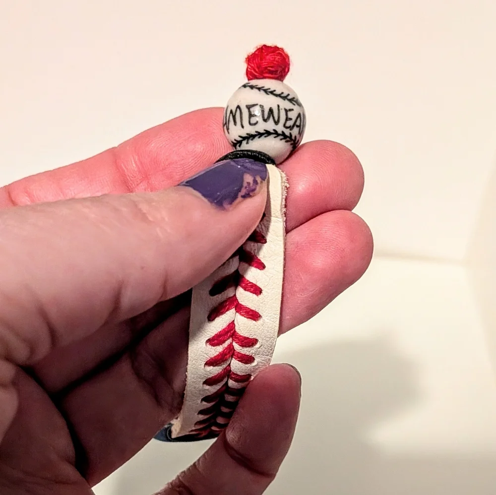 Texas Rangers Baseball Stitch Bracelet - Picture 3 of 3